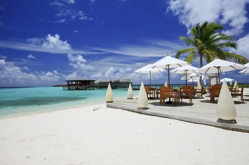 Centara Ras Fushi Resort & Spa Maldives – tengerparti és vízi villás pihenés