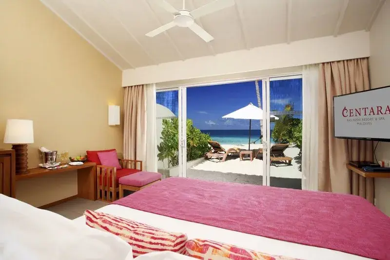 Centara Ras Fushi Resort & Spa Maldives – tengerparti és vízi villás pihenés
