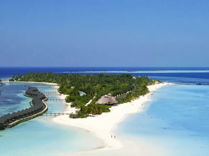 Kuredu Resort & Spa – hosszú maldív sziget strandokkal és vízi villákkal