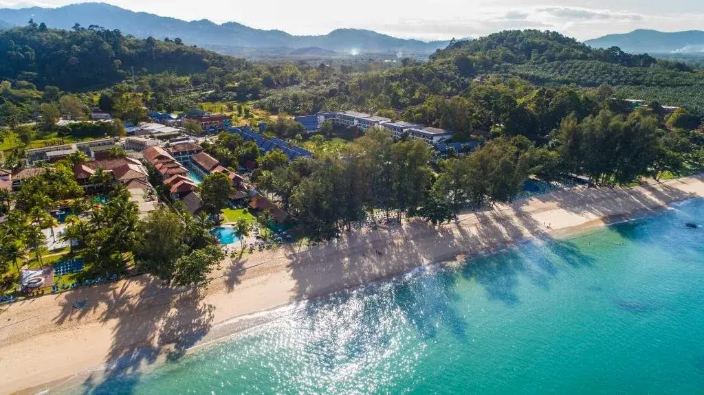 Khaolak Emerald Beach Resort Spa – Khao Lak